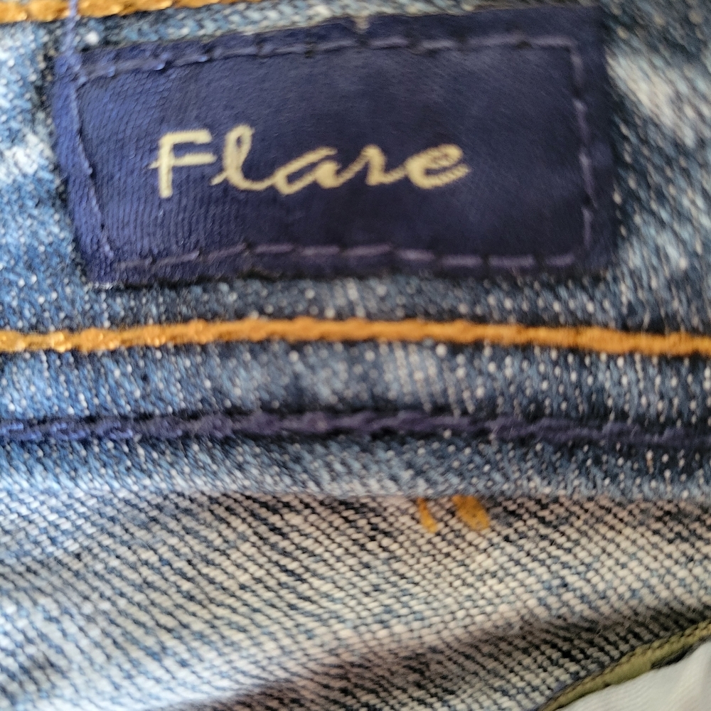 SEVEN7 JEANS LIKE NEW - Picture 5 of 5